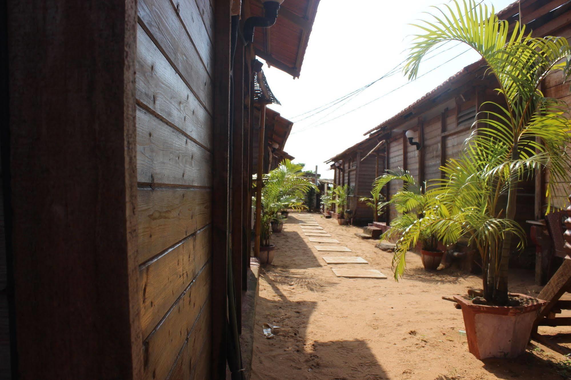 Tivai Beach Cottages 칼랑굿 외부 사진